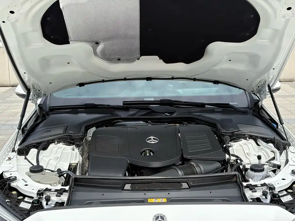 Mercedes-Benz C-Class — миниатюра 13
