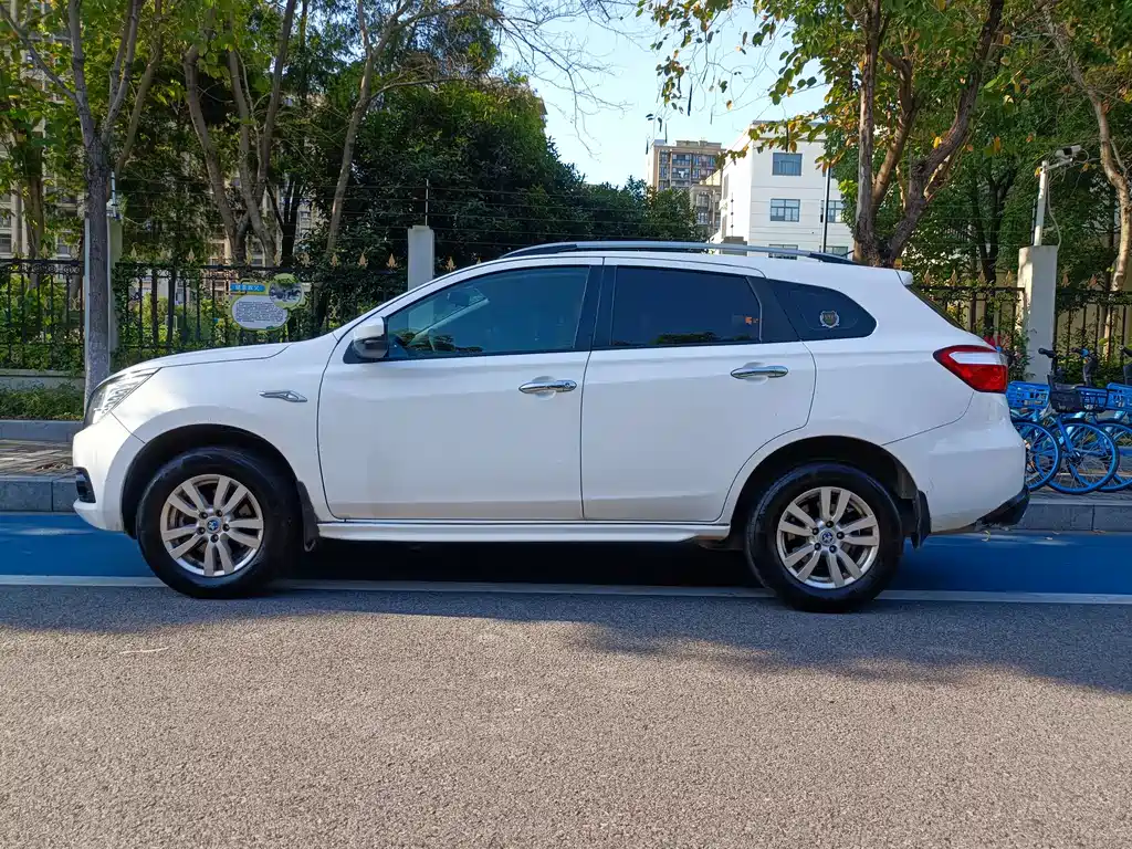 Venucia T70 2015 2.0L MT