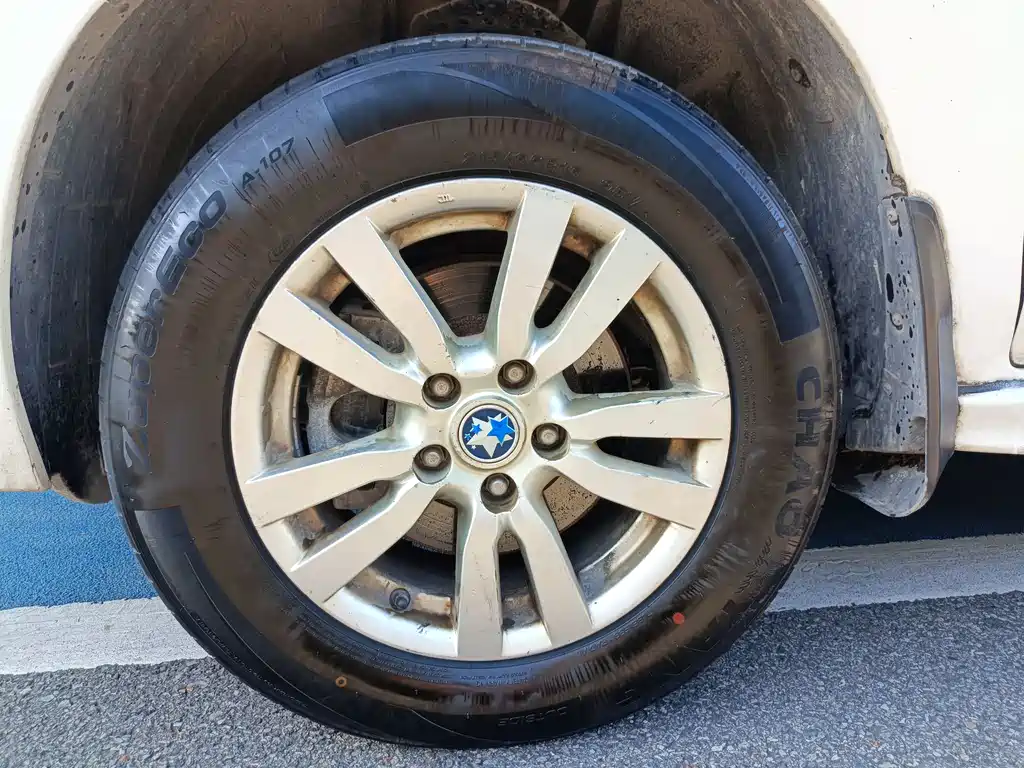 Venucia T70 2015 2.0L MT