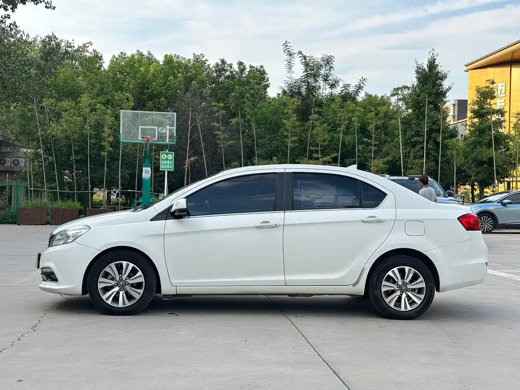 Great Wall Great Wall C30 — миниатюра 5
