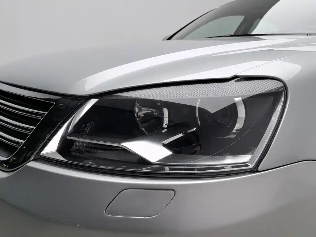 Volkswagen Passat Lingyu — миниатюра 7