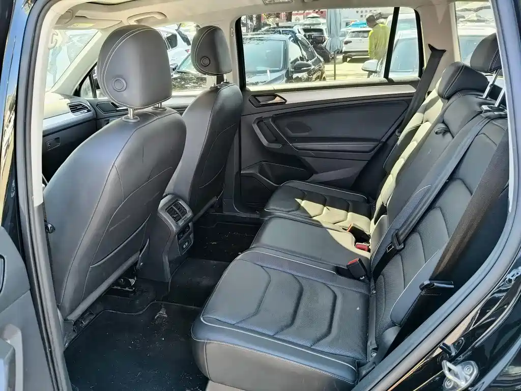 Volkswagen Tiguan L — миниатюра 14