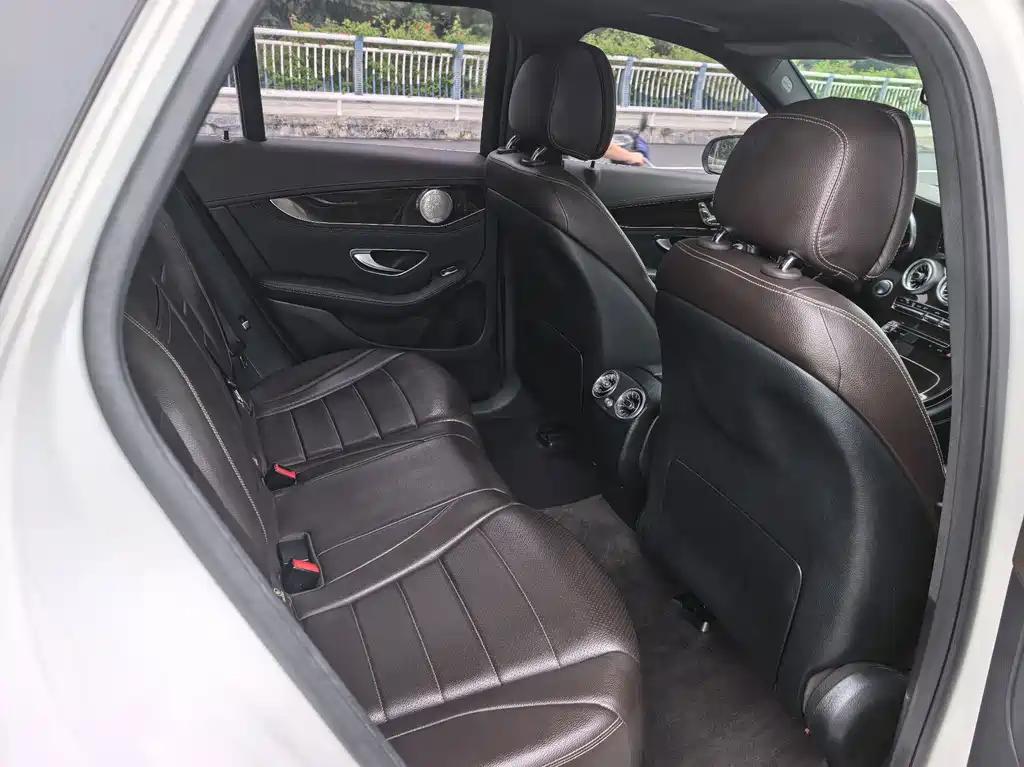 Mercedes-Benz GLC — миниатюра 12