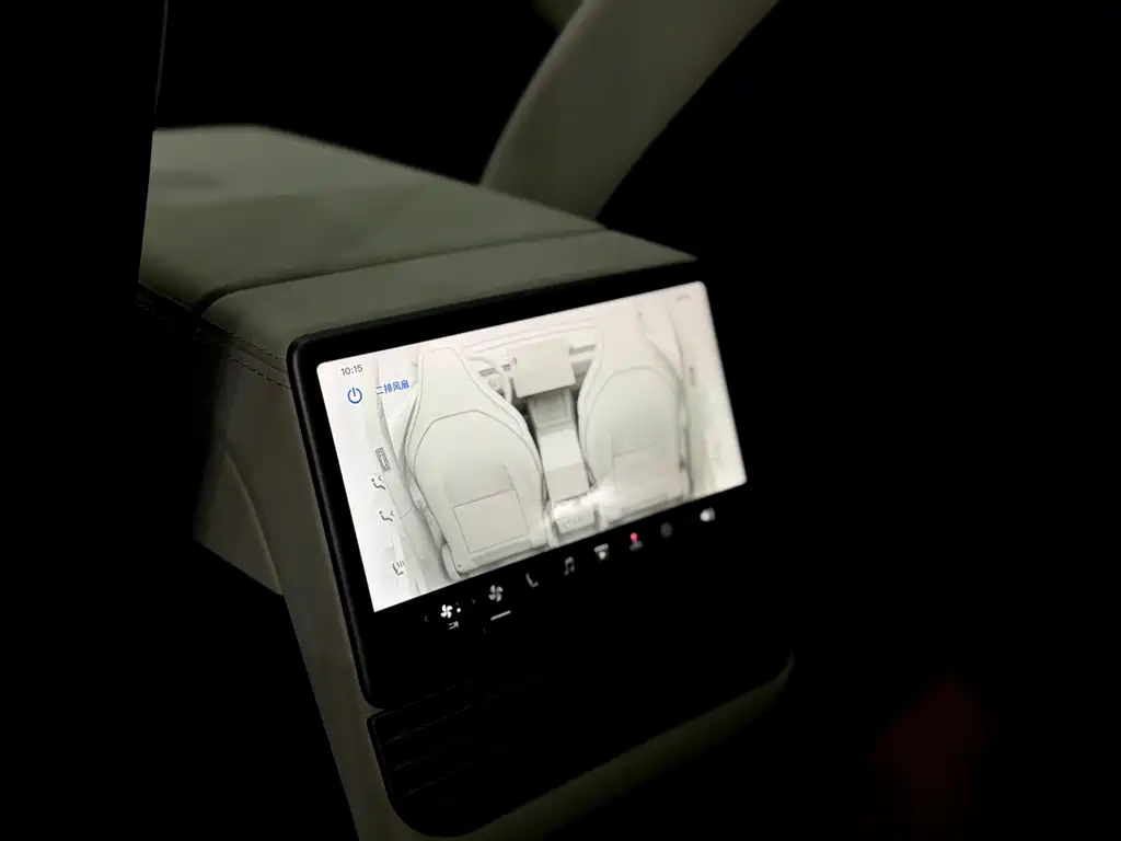 Tesla Model Y L — миниатюра 9