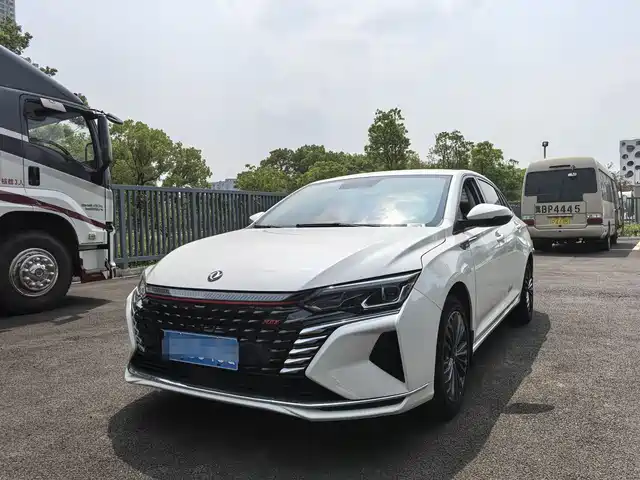 DONGFENG YI HYUN MAX