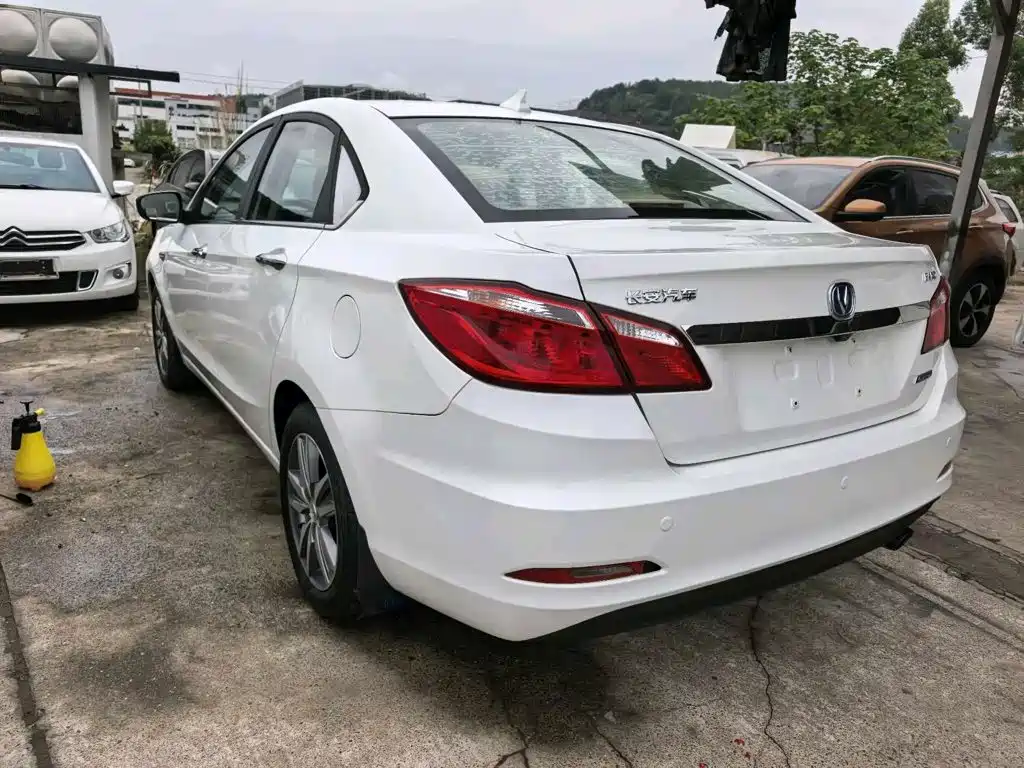 Changan Eado — миниатюра 4
