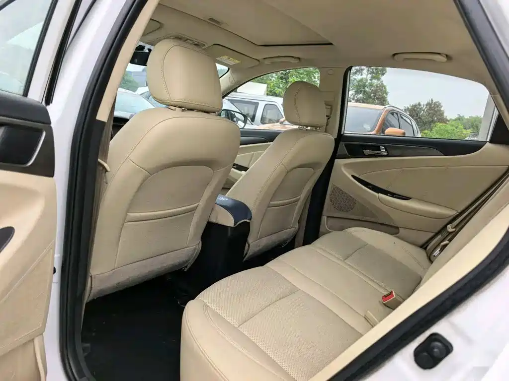 Changan Eado — миниатюра 5