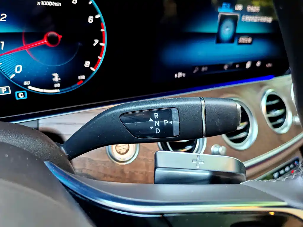 Mercedes-Benz E-Class — миниатюра 15