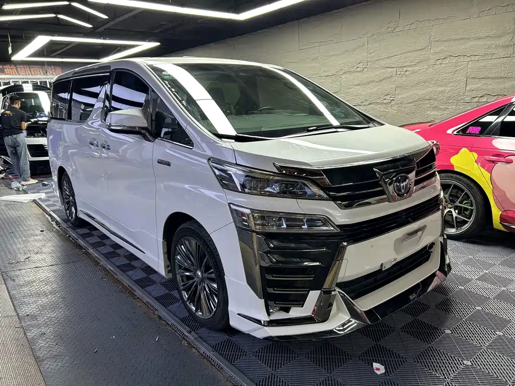 Toyota Vellfire — миниатюра 3
