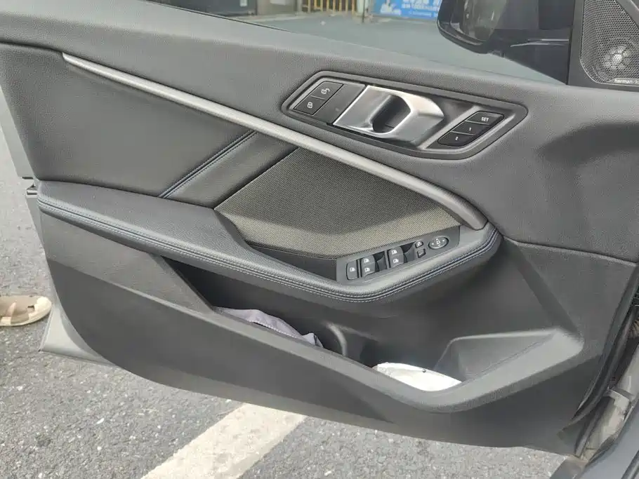 BMW 2 Series (Import) — миниатюра 7