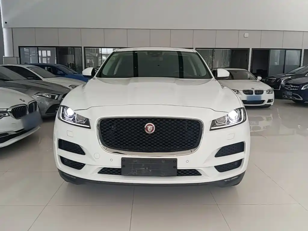 Jaguar F-PACE — миниатюра 3