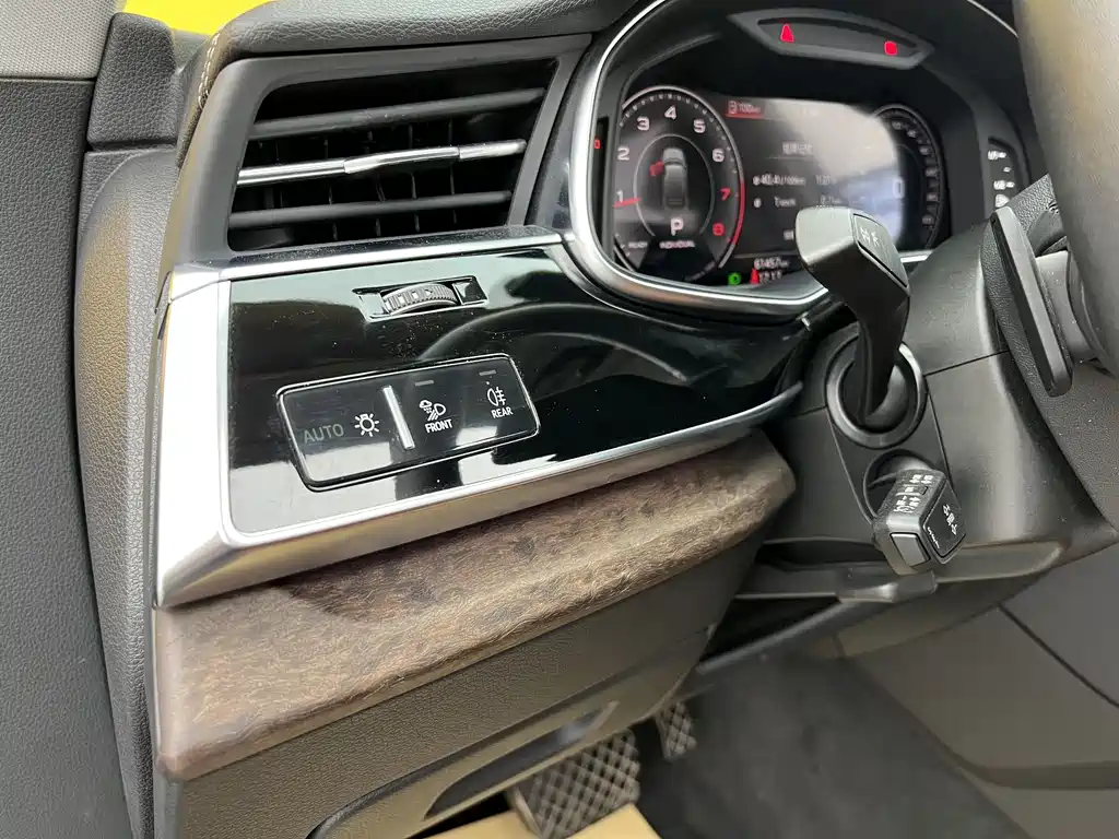 Audi Q7 2023 45 TFSI quattro S line Sport