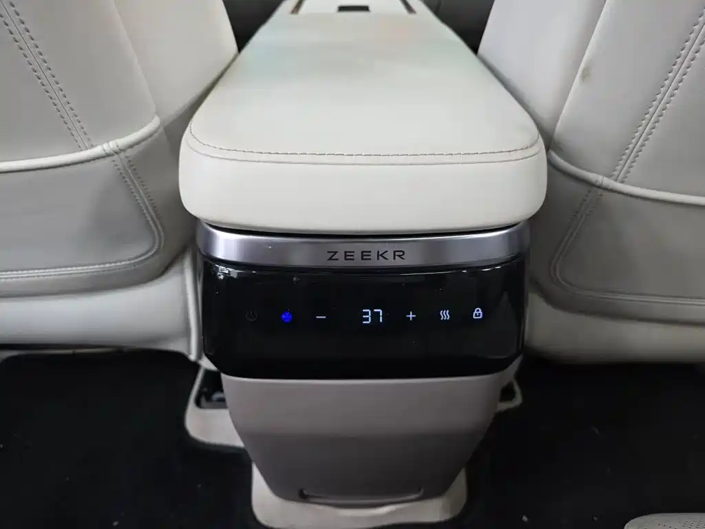Zeekr 007GT — миниатюра 5