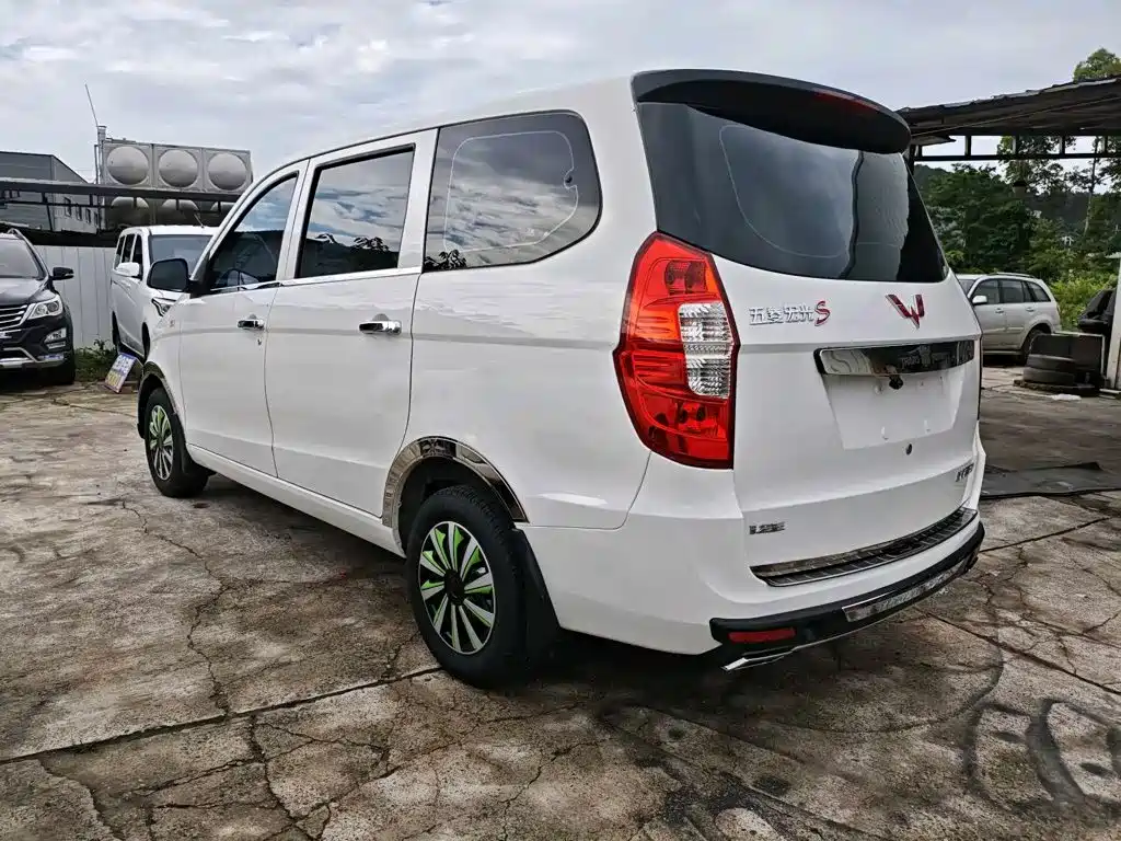 Wuling Hongguang — миниатюра 8