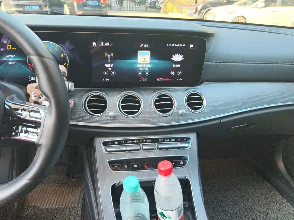 Mercedes-Benz E-Class — миниатюра 9