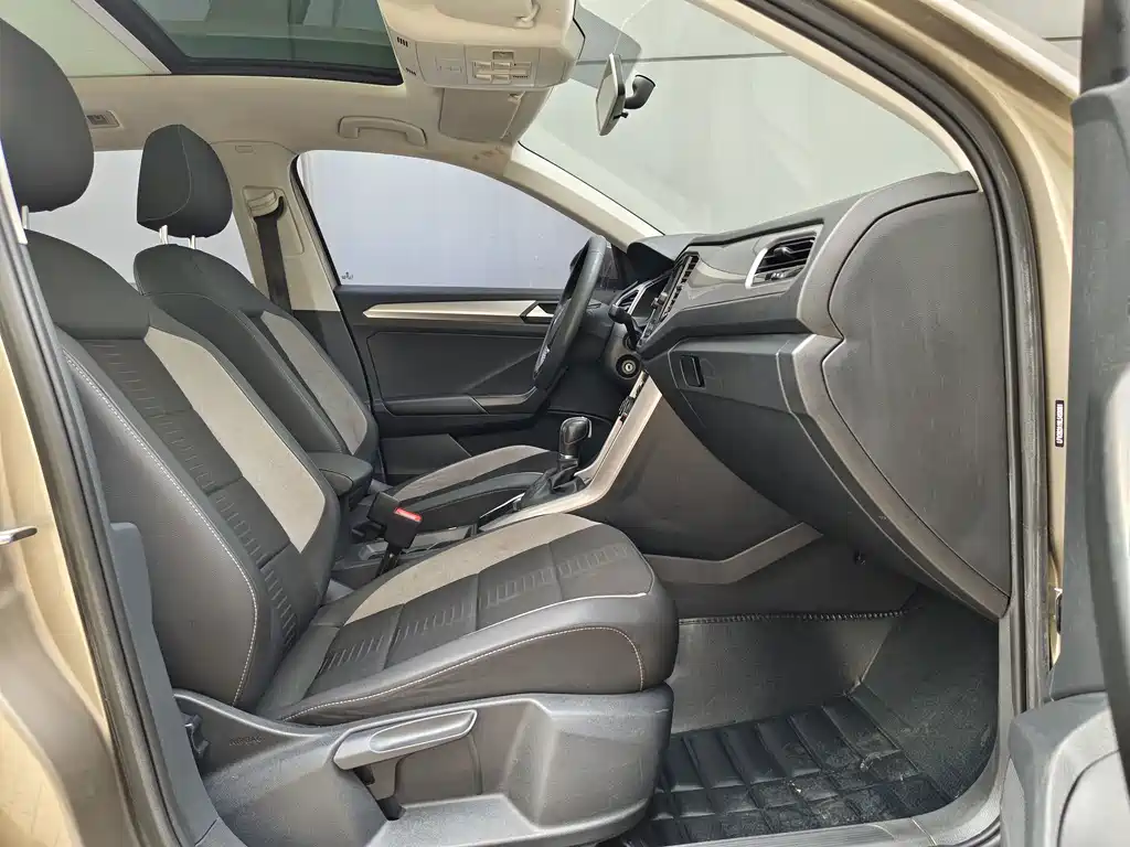 Volkswagen T-Roc — миниатюра 19
