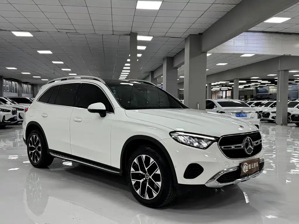 Mercedes-Benz GLC 2023 GLC 260 L 4MATIC 5 мест