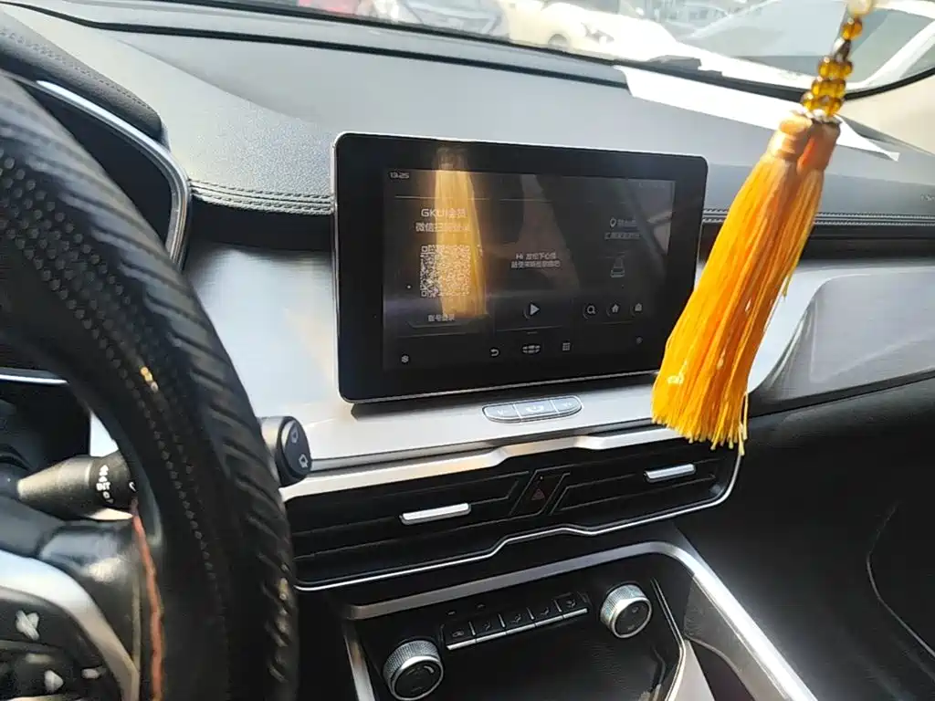 Geely Binyue — миниатюра 13