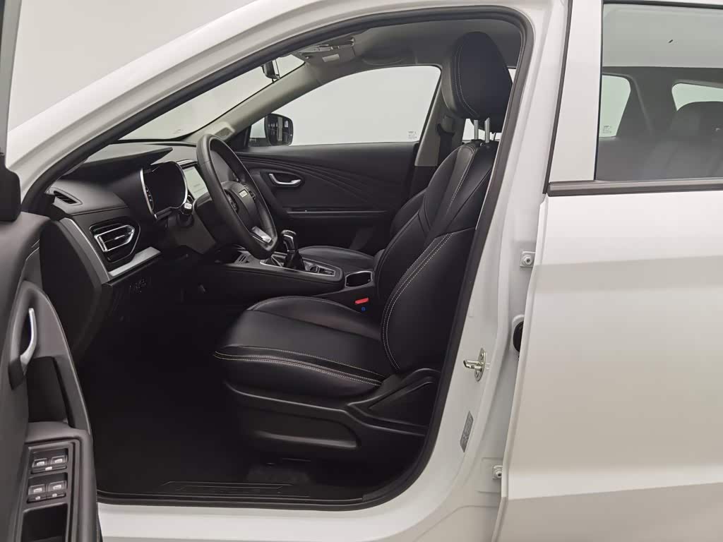 Jetour Jetour X70M 1.5 л 2023 г. Белый, пробег 38600 км