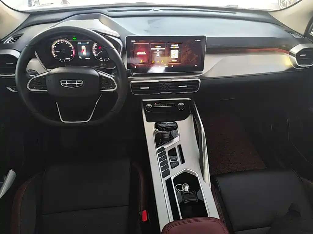 Geely Binyue — миниатюра 10