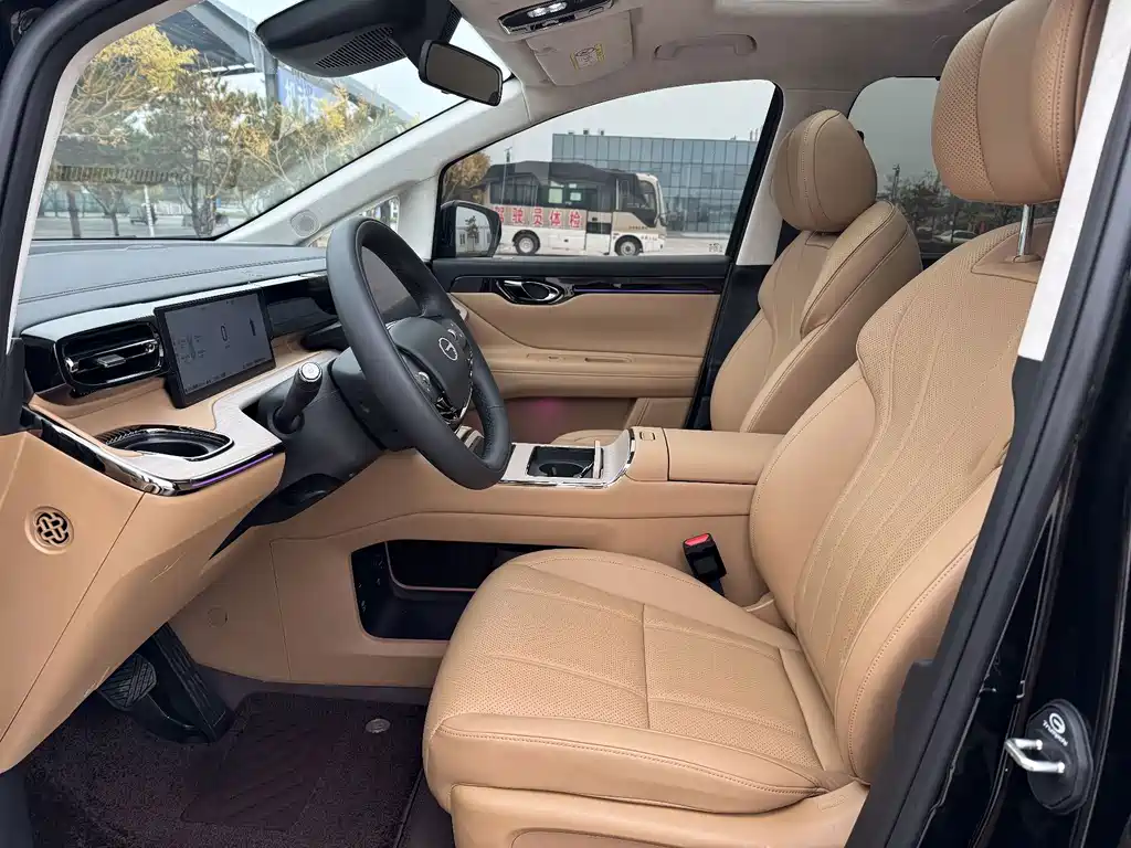 GAC Motor Trumpchi E8 PHEV — миниатюра 10