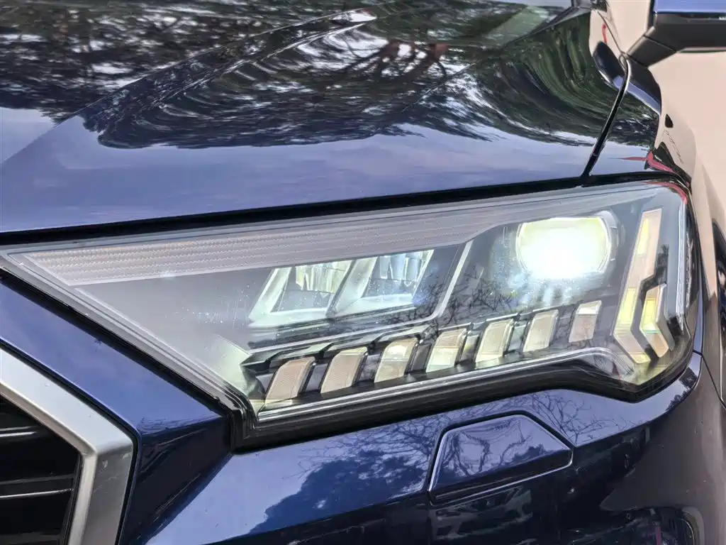 Audi Q7 — миниатюра 24