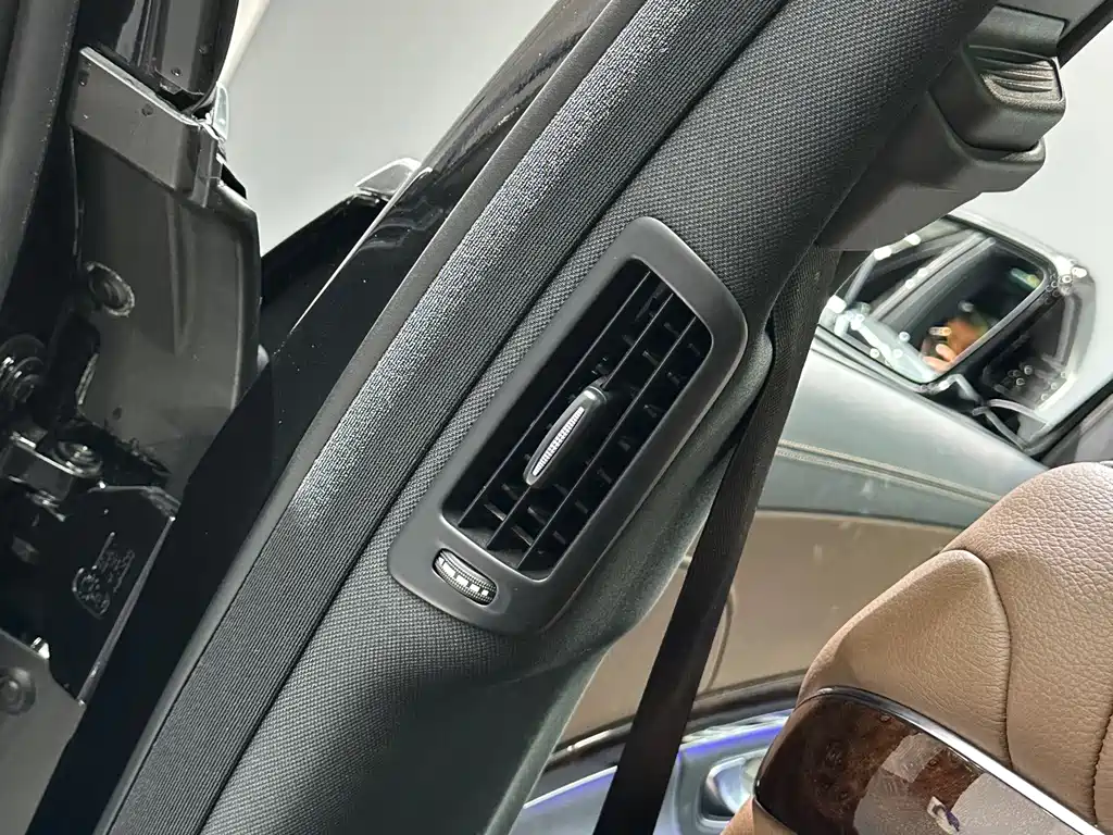 Mercedes-Benz S-Class — миниатюра 26