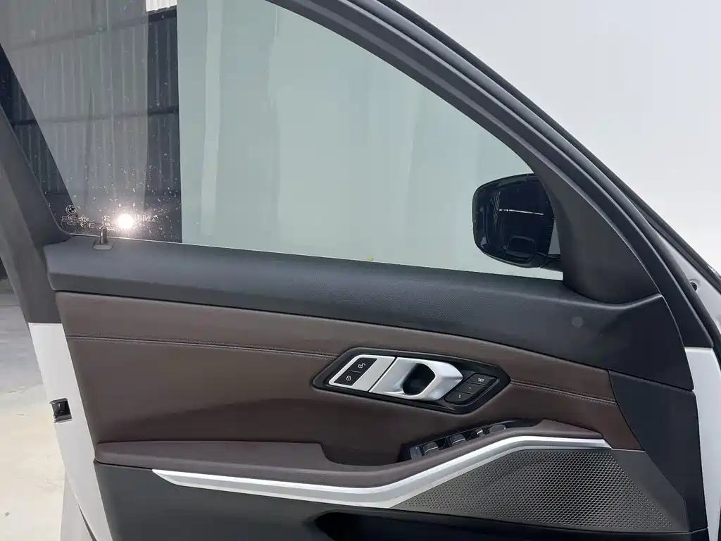 BMW 3 Series — миниатюра 25