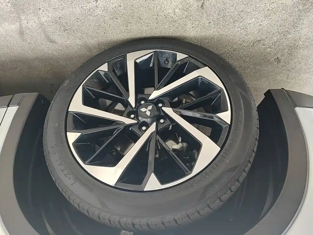 Mitsubishi Outlander — миниатюра 23