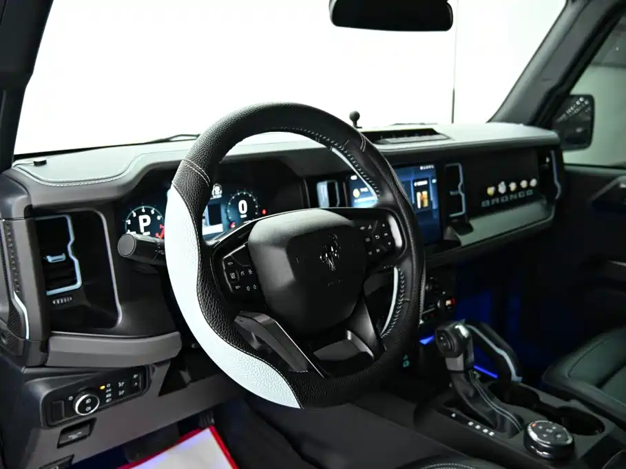 Ford Bronco — миниатюра 16