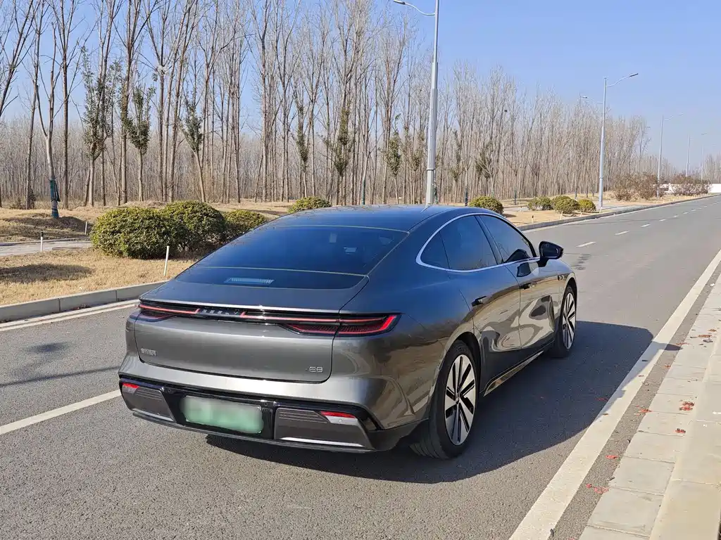 GEELY GALAXY GALAXY E8