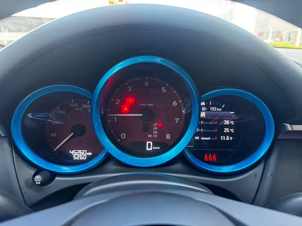 Porsche Macan — миниатюра 10