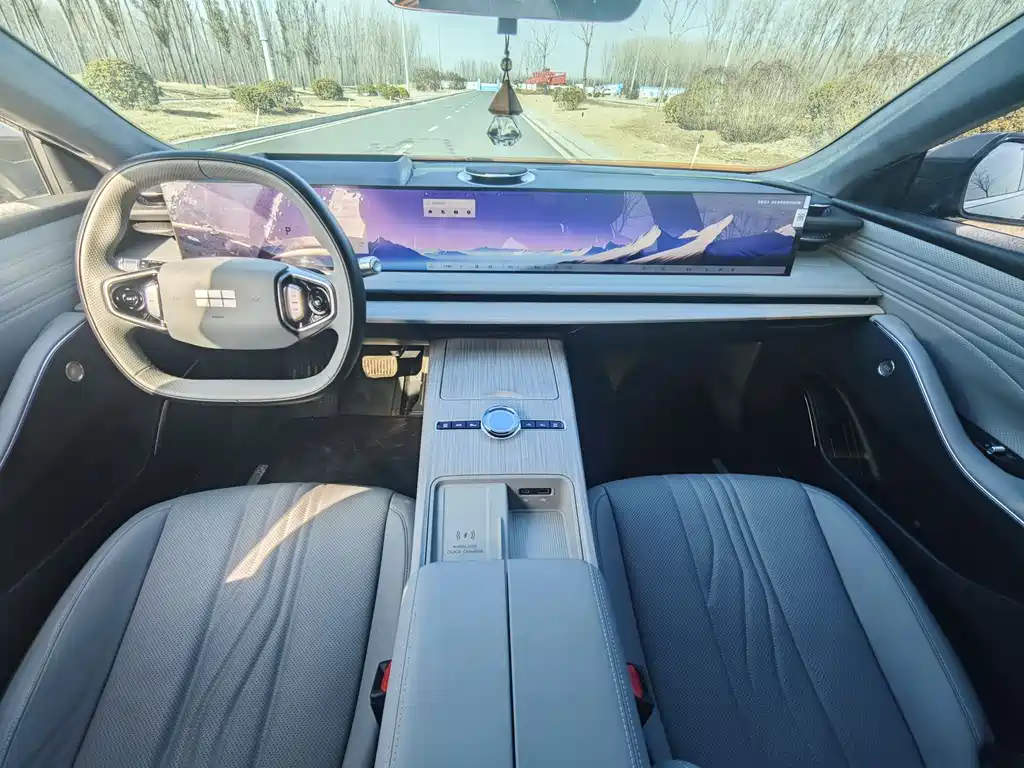 GEELY GALAXY GALAXY E8