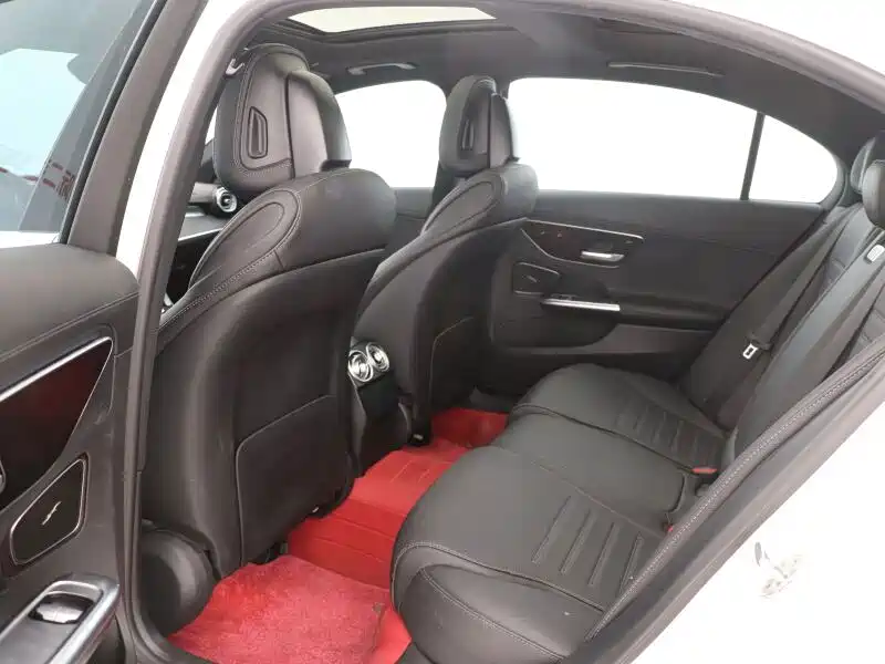 Mercedes-Benz C-Class — миниатюра 8