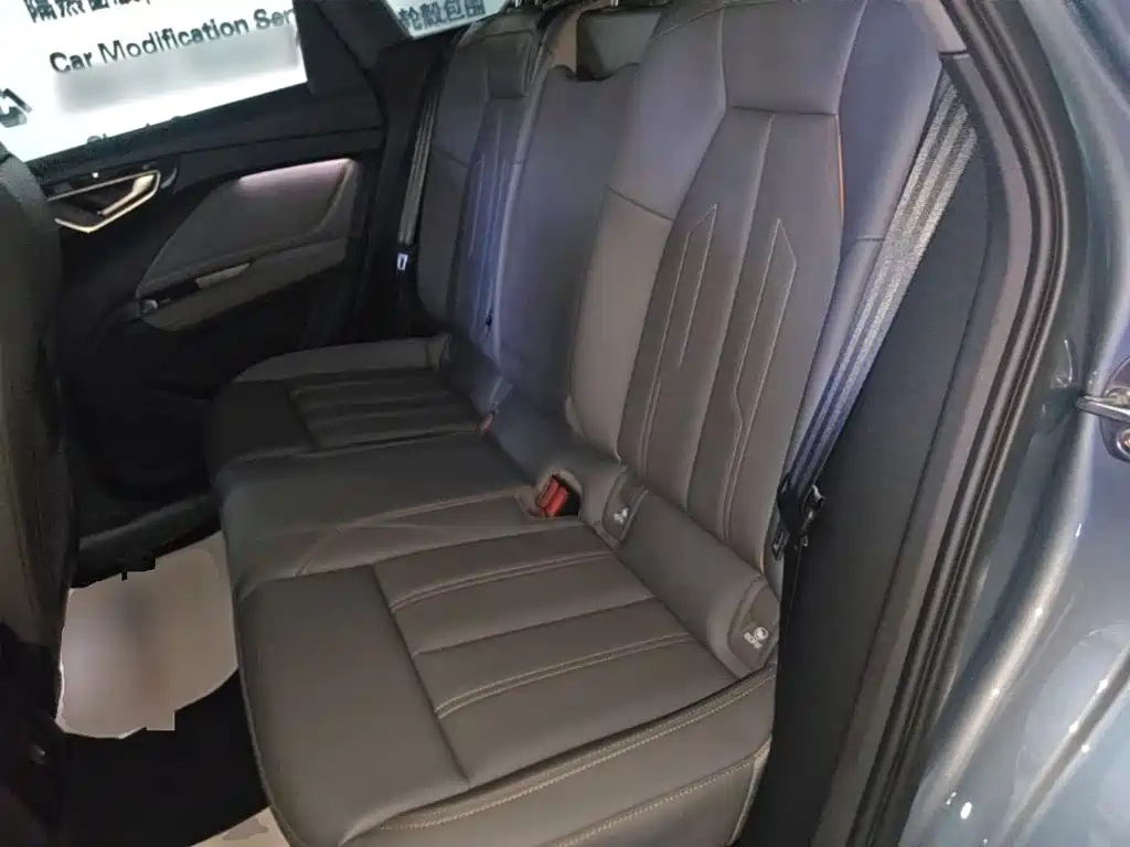 Audi Q4 e-tron — миниатюра 17