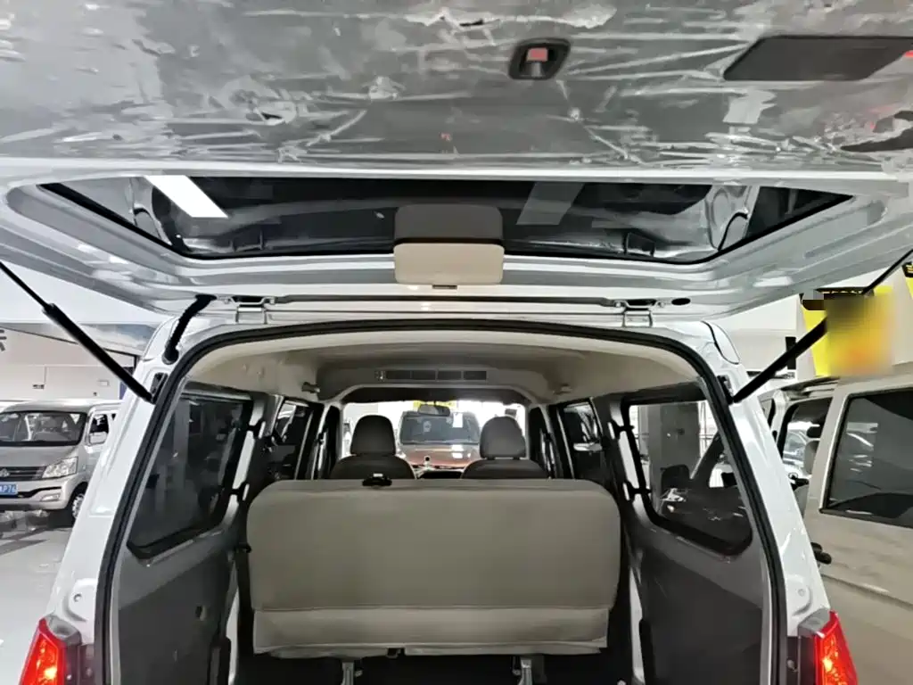 Wuling Rongguang S — миниатюра 19