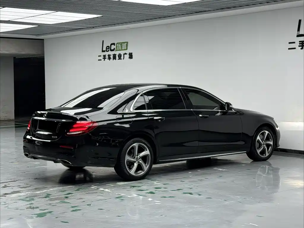 Mercedes-Benz E-Class — миниатюра 4