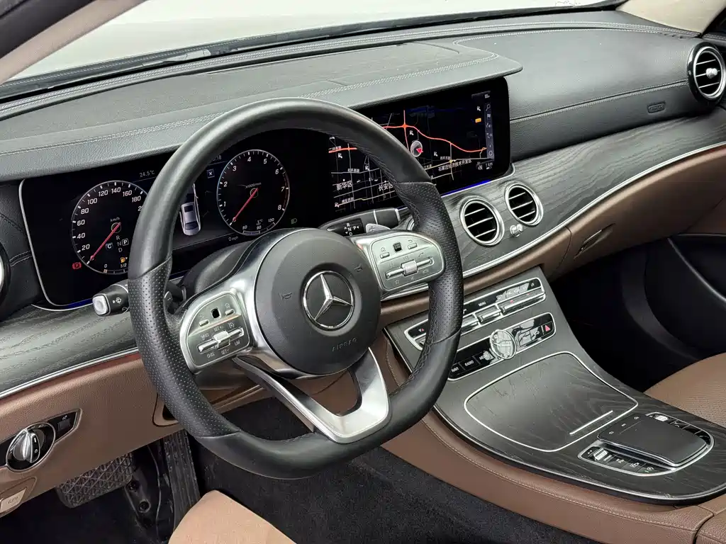 Mercedes-Benz E-Class — миниатюра 8