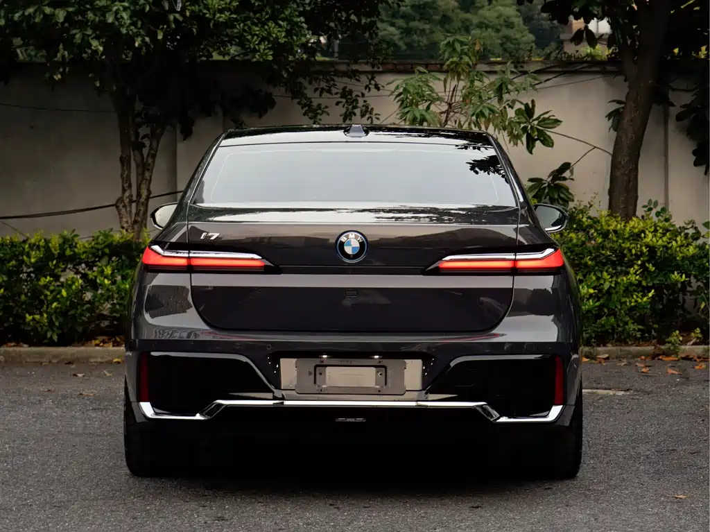 BMW i7 — миниатюра 4