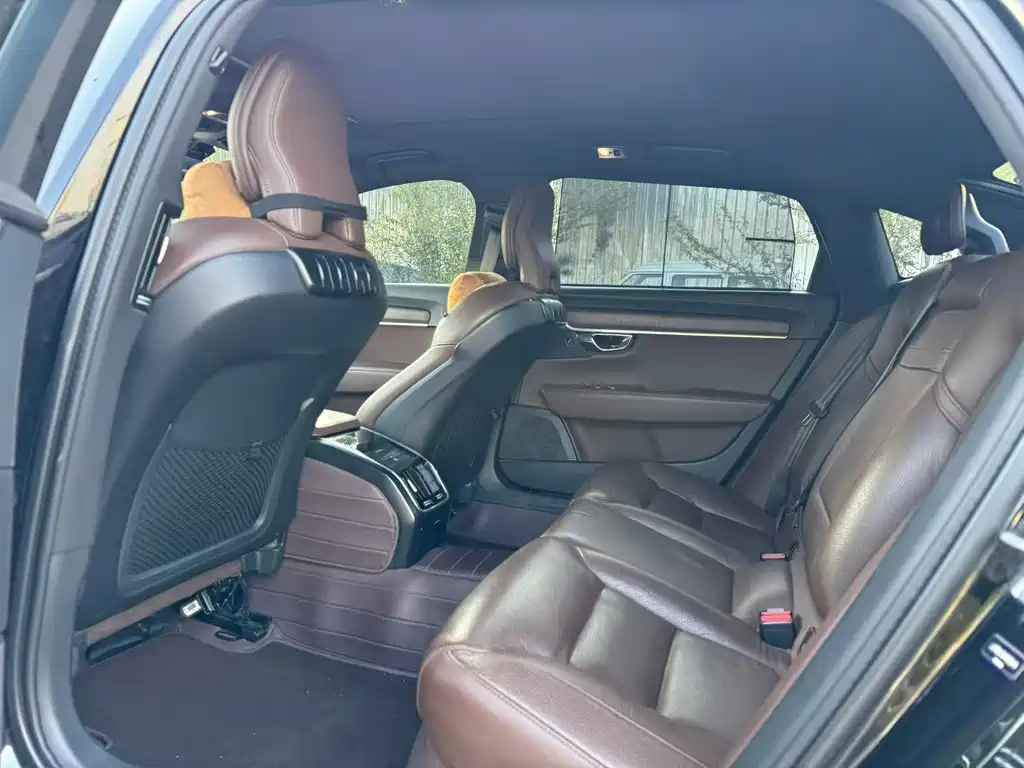 Volvo S90 — миниатюра 5