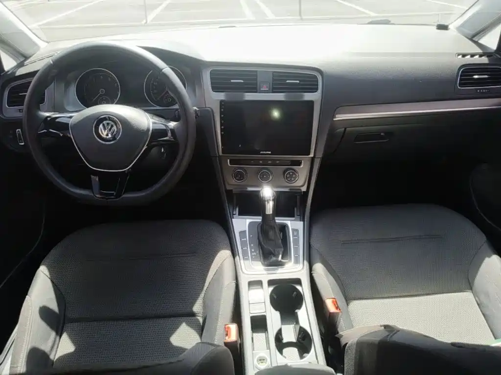 Volkswagen Golf — миниатюра 10