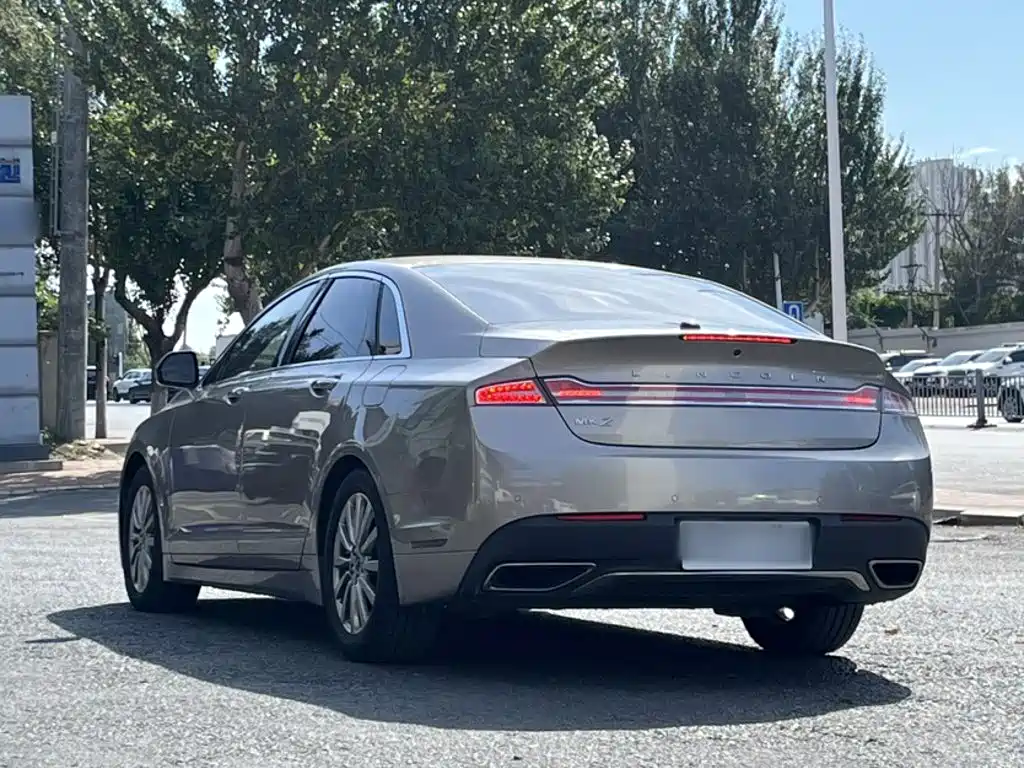 Lincoln MKZ — миниатюра 10