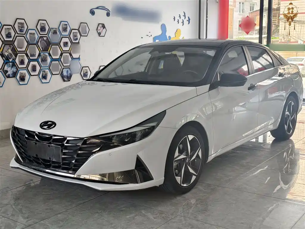 Купить Hyundai Elantra