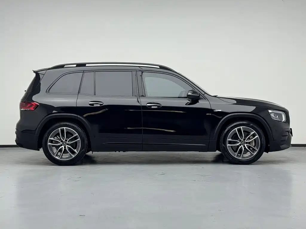 Mercedes-Benz GLB AMG — миниатюра 13