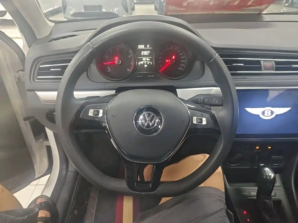 Volkswagen Lavida — миниатюра 11