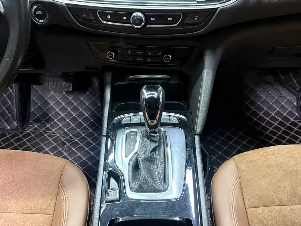 Buick Regal — миниатюра 12