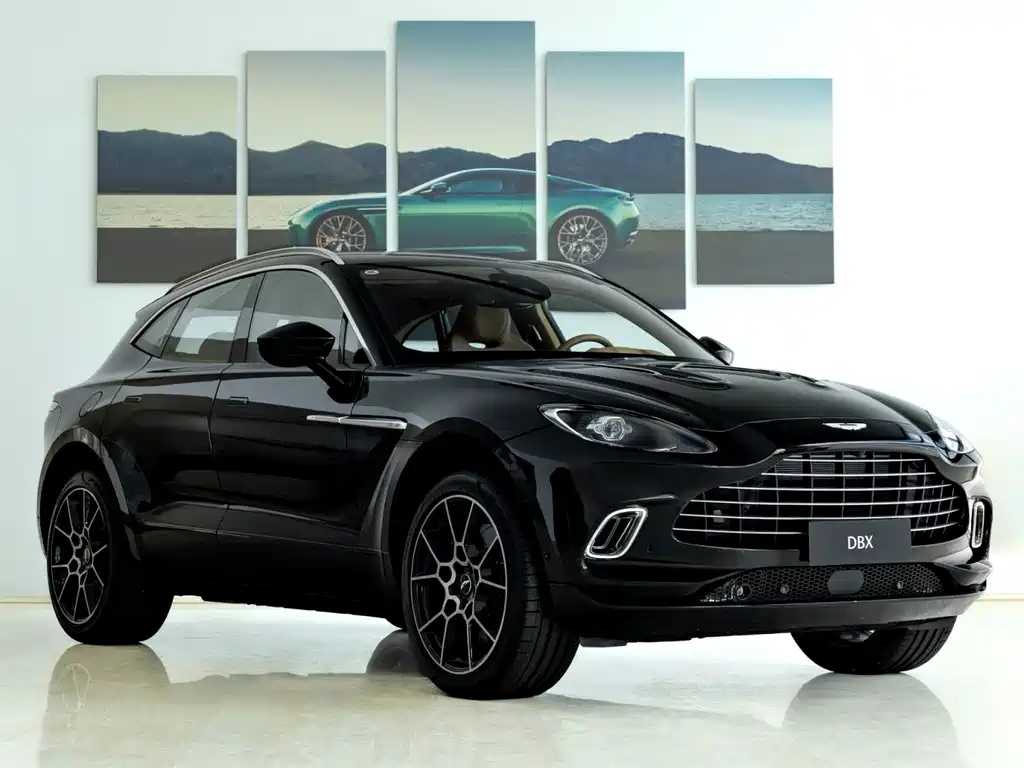 Aston Martin DBX 2024 4.0T V8