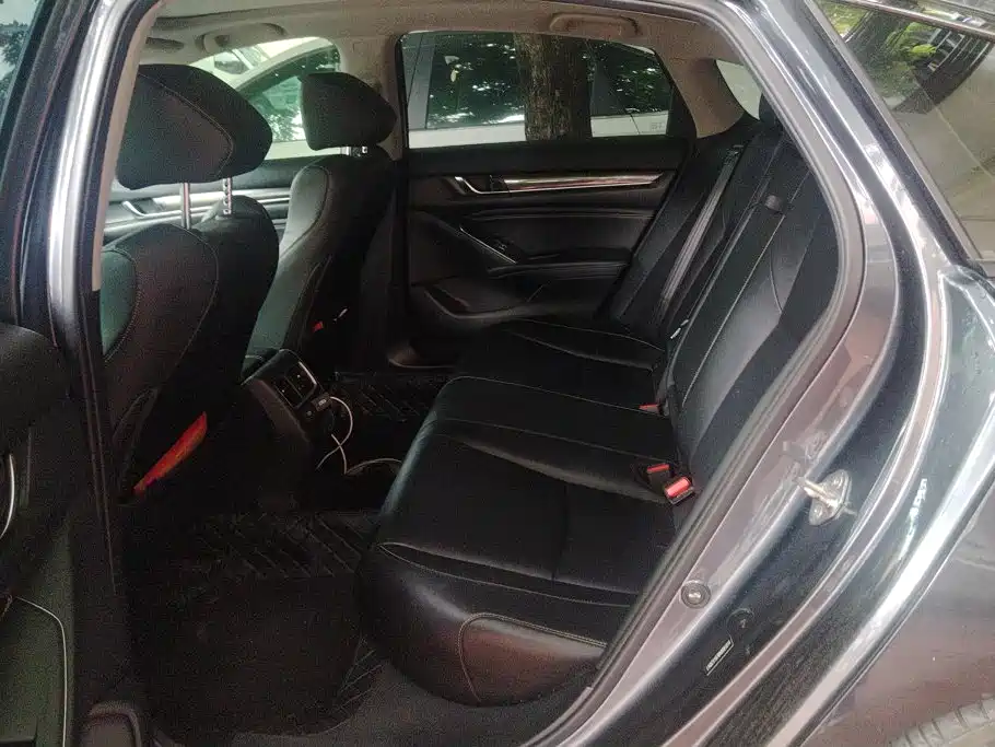 Honda Accord — миниатюра 10