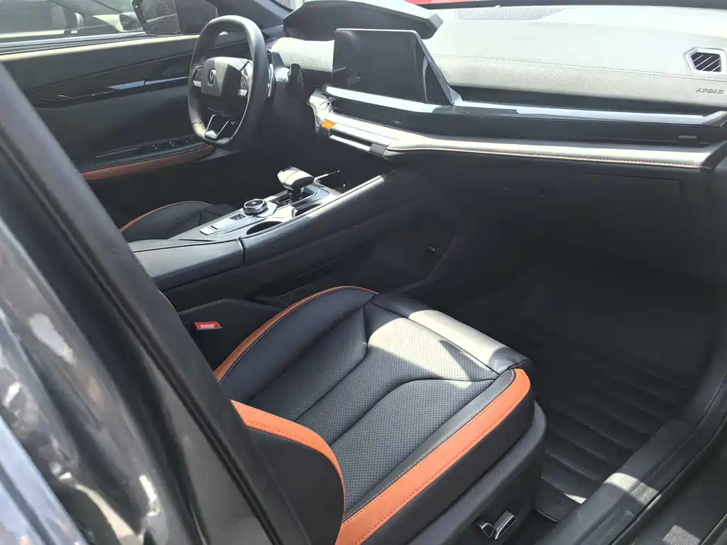 Changan UNI-V 2022 1.5T Luxury