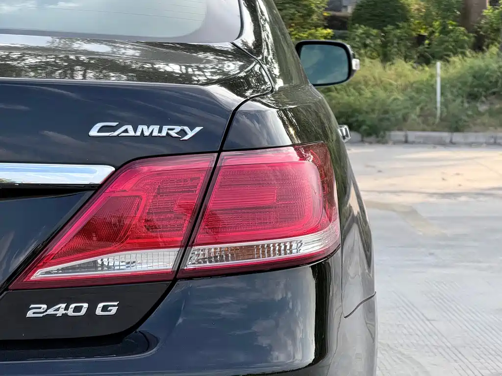 Toyota Camry — миниатюра 17